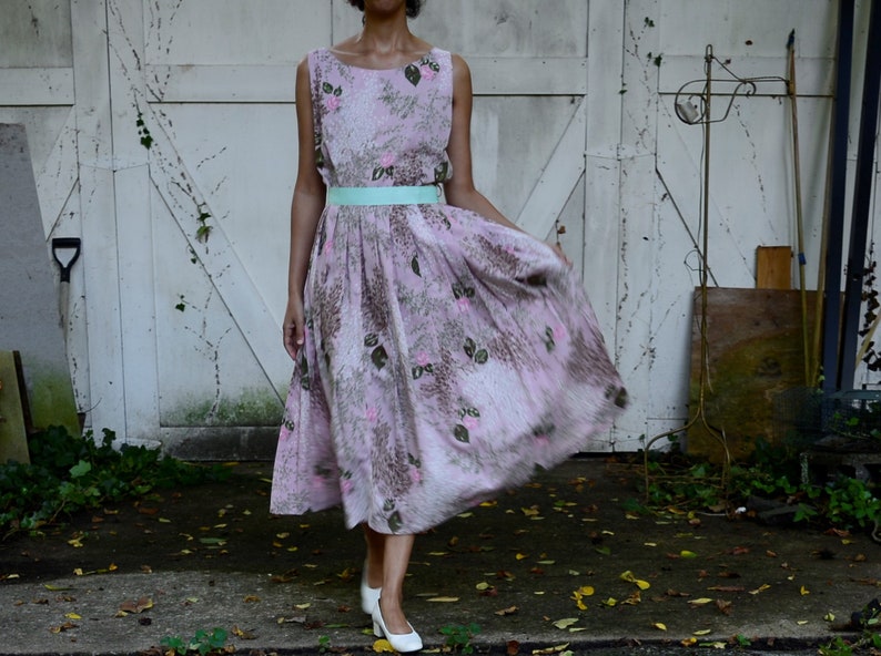 moving sale 1950s cotton pink floral print pleated full skirt dress // s-m-l // 32 waist image 4