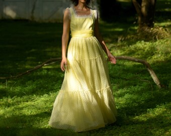 moving sale 70s yellow organza full length tiered gown with back bow // small-medium
