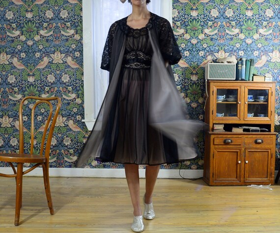 1950s VANITY FAIR nylon chiffon two-piece peignoir