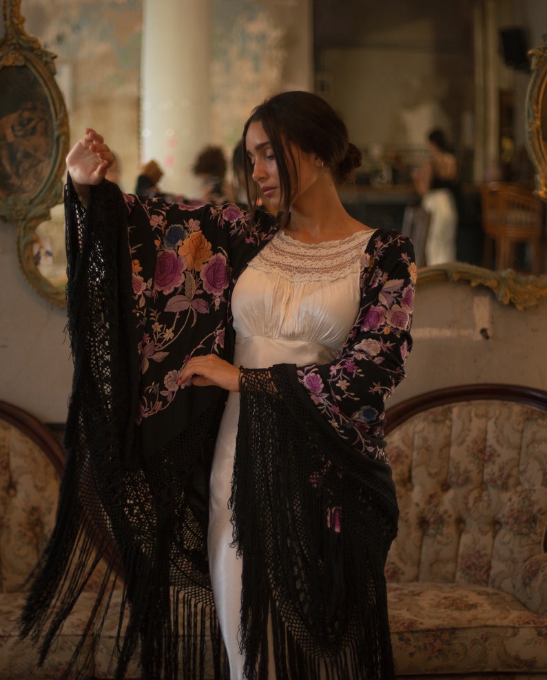 1920s silk hand embroidered lavender rose motif piano shawl with hand braided macrame fringe // 220cm x 220cm image 3