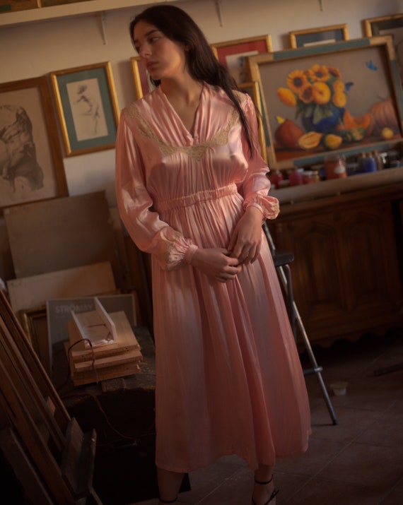moving sale 1940s pink silk satin peignoir, fits … - image 5
