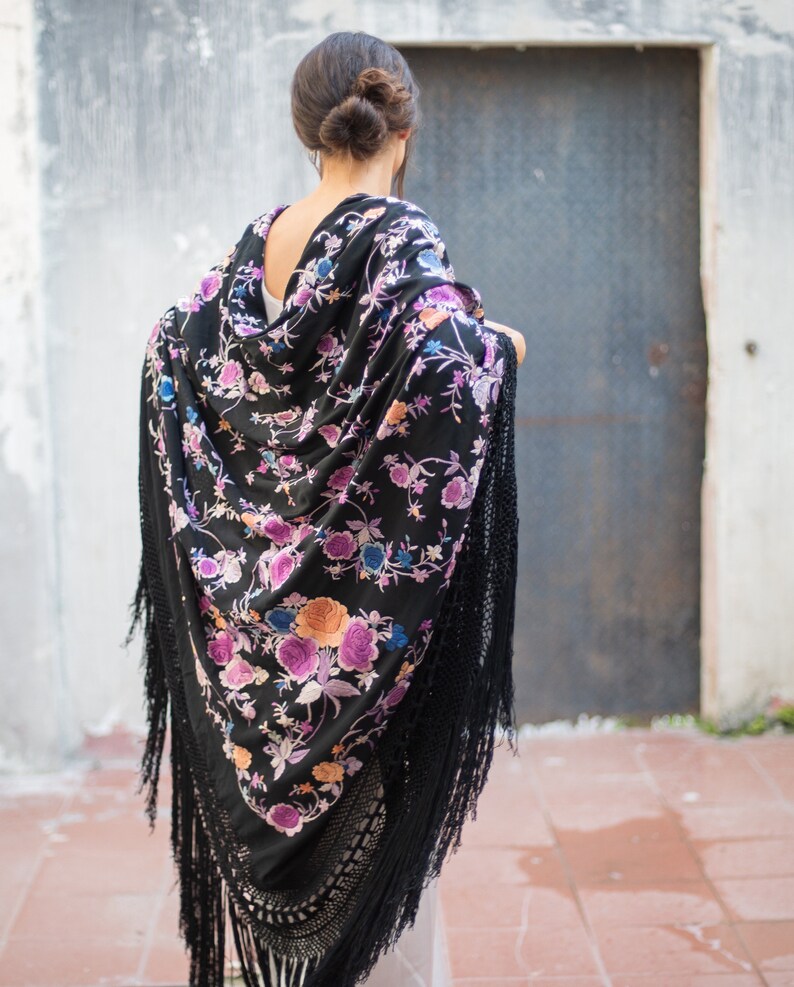 1920s silk hand embroidered lavender rose motif piano shawl with hand braided macrame fringe // 220cm x 220cm image 9