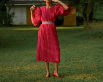 moving sale 1980s raspberry plissé pleats balloon sleeve skirt set // fits up to large