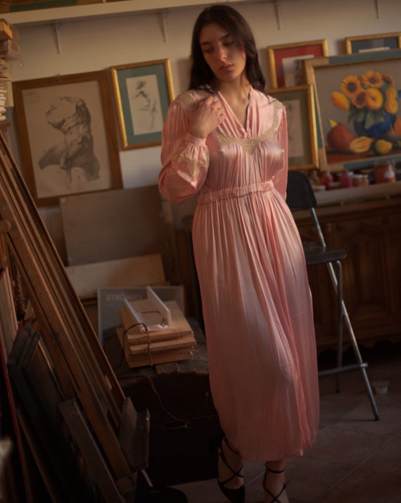 moving sale 1940s pink silk satin peignoir, fits … - image 4