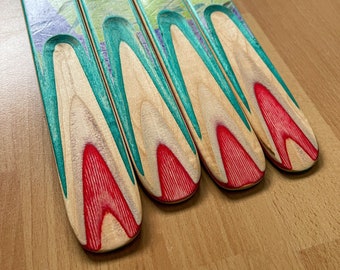 Shoe horn / shoe horn made from recycled skateboards