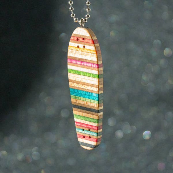 Cruiser necklace - recycled skateboard - handmade - skateboard pendant - Cruiser - Wilhelmshaven