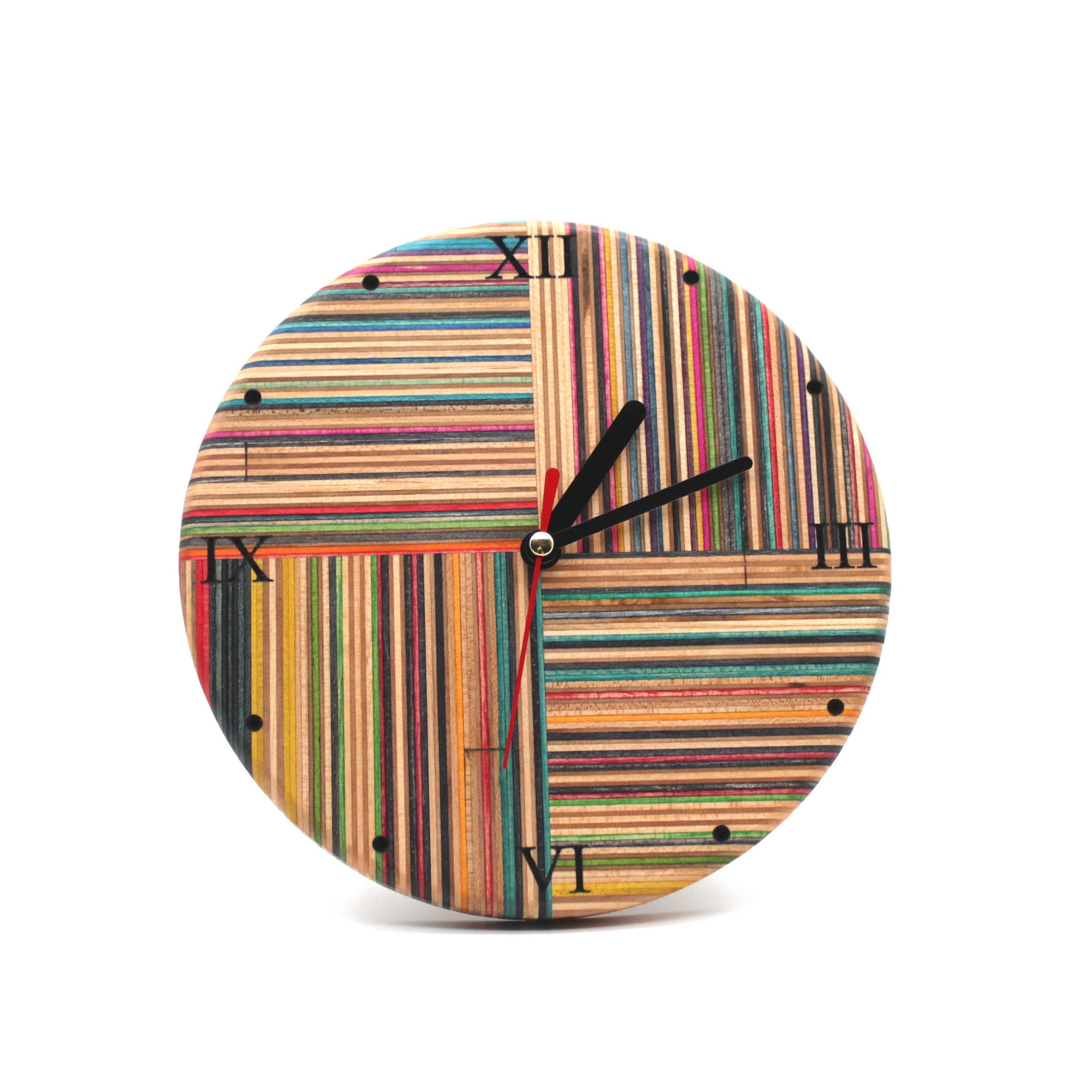 Victim Wall Clock - Roman Viii Horloge en Skateboards Recyclés Décoration Murale Faite à La Main Pat