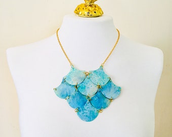 Collar océano sirena acuarela - Escamas acuarela colgante - Collar reversible de sirena - Regalo para ella - Bisutería boho - Fan de sirena