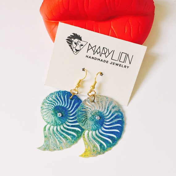 Seashell earrings - Nautical jewelry - Shell earrings - Nautical earrings - Beach earrings - Beach wedding - Gift for her - Fashion earrings