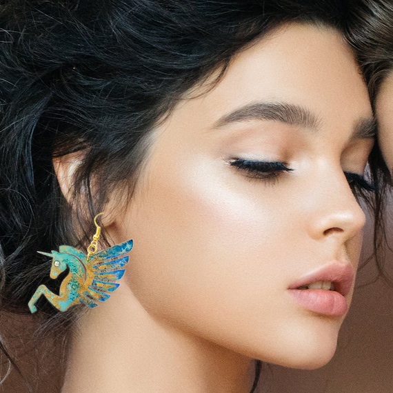 Pegasus - Unicorn earrings - Unicorn drops earrings - Trending jewelry - Unicorn jewelry - Rockabilly Jewelry - Novelty earrings - Gift