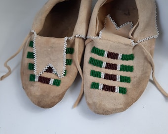 Childs moccassins, Cheyenne Style, native American Style, powwow
