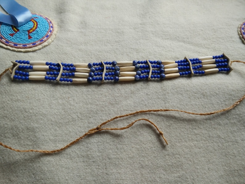 Bijoux Indiens, perles en os, colliers, chaîne damérindiennes pow-wow amérindien perles perles, collier, collier de chien, bijoux amérindien. image 1