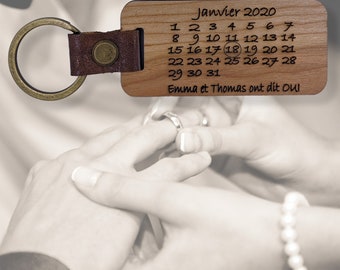 Porte clés personnalisé date gravée sur un calendrier en bois, cadeau anniversaire, mariage, rencontre, saint valentin, naissance