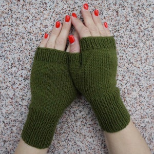 Hand knit wrist warmers | Green fingerless mitts | Hygge cozy knits | Typing fingerless knit gloves Gaming womens mittens  Hand warmers knit