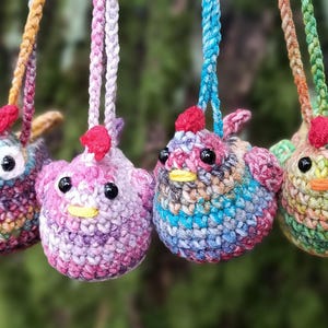 Car rear view mirror accessory crochet mini chicken Small speckled chicken tote bag charm Pocket pet lovers gift idea Cute freckled hen