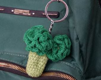 Hand crocheted broccoli keychain Broccoli accessory Broccoli gift Keychain kawaii Gift for vegans Crochet broccoli Vegetarian gift