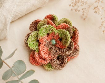 Crochet Flower Brooch for Tote Bag, Botanical Floral Pin, Cottagecore Brooch, Boho Flower Accessory, Handmade Gift for Her