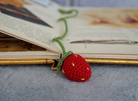 Crochet bookmark Red strawberry bookmark Handmade crafts Cottagecore cozy crochet bookmark Hygge evening Bookish gifts Reader gift