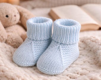 Light sky blue knitted baby booties 0-3 months Soft baby slippers Baby shower gift New baby socks handmade Hand knit baby boy booties