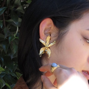 Vintage Orchid Gold Statement Earrings, Clip On Earrings, Floral Earrings, Vintage Gold Earrings, Wedding Earrings, Statement Earrings