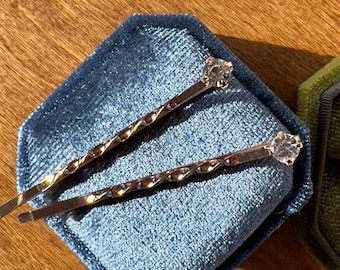 Minimalist Crystal 14k Gold Bobby Pins | Gold Barrette | Gold Hair Clip | Gold Hair Pin | Gold Hair Accessories | Wedding Bobby Pin