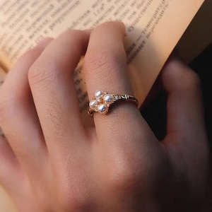 Vintage Real Pearl Ring in 18K Gold – Delicate Cluster Design with Elegant Gem Accents Ring, Art Deco Ring, Promise Ring,  Cocktail Ring