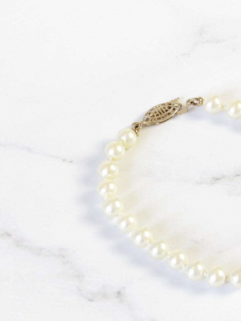 White Pearl Beads Filigree Clasp Bracelet, Vintage Pearl Bracelet, Fish Hook Bracelet, Vintage Jewelry, Wedding Bracelet, Bridal Bracelet image 3