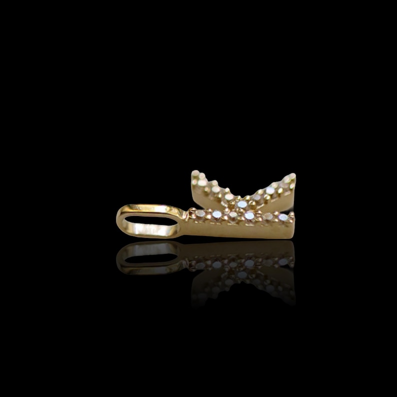 Elegant hänge med alfabetet och diamanter i massivt 9K guld | Anpassat initialhalsband med berlock | Tyst lyxgåva till henne | Eleganta minimalistiska smycken bild 10