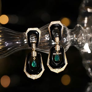 Vintage Black Onyx and Green Chalcedony 18K Gold Drop Earrings – French Elegant Statement Earrings for Women,Art Deco Earrings
