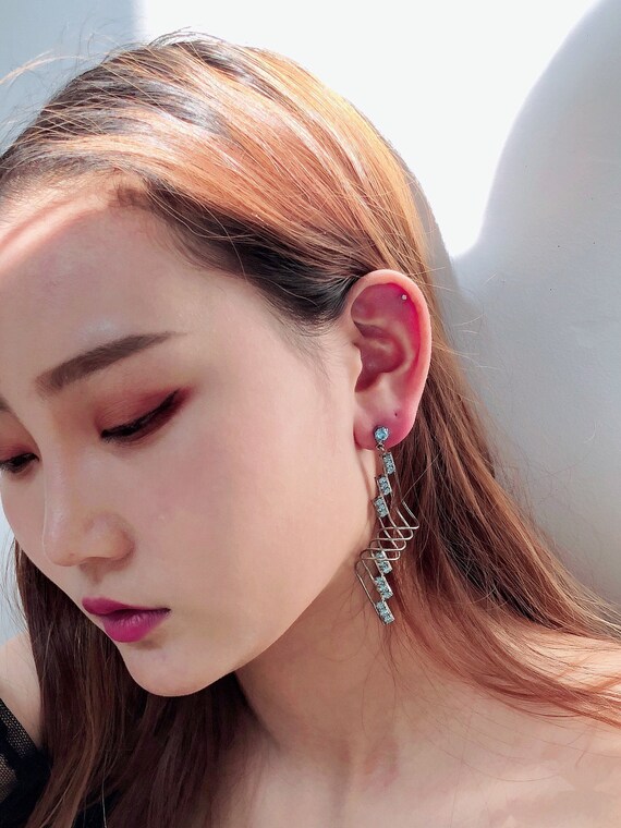 Vintage 60s Aqua Spiral Dangle Earrings| vintage e