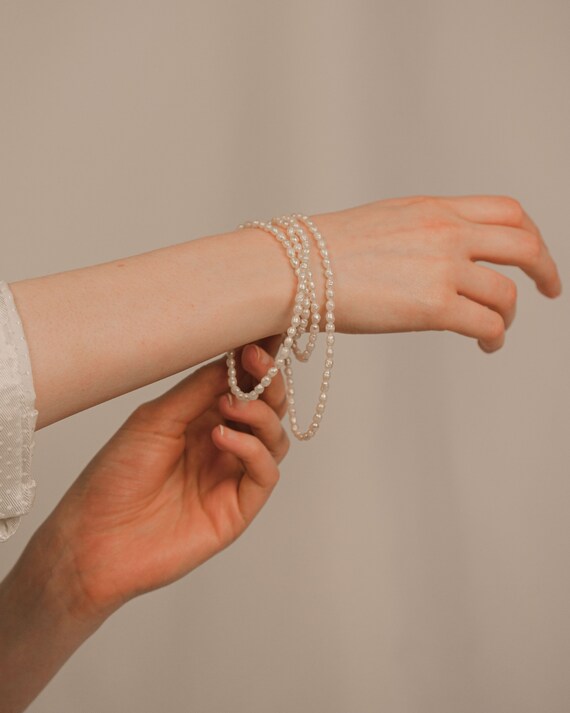 White Oval Long String Pearl Necklace, Vintage Pea