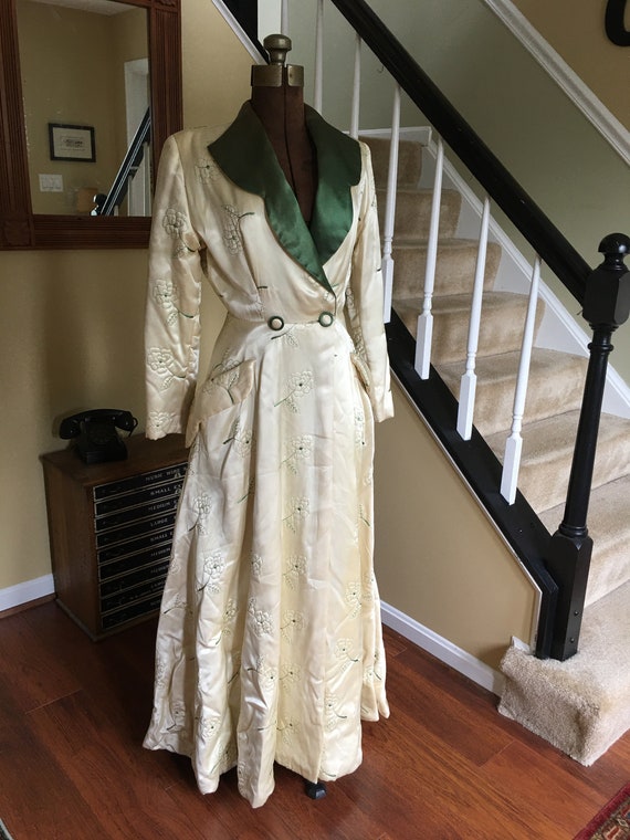 1940s Satin Quilted Housecoat - Georgeous House Co