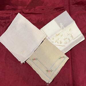 Antique Embroidered Linen Handkerchiefs - 1920s Hankies - Set of 3