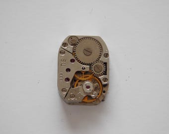 Lot of 1000 pcs of Luch 1800 Watch Movements