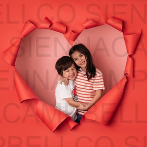 Sovrapposizione di cuori di carta strappati per San Valentino, sfondo digitale, sovrapposizione di fotografia rosso rosa, DOWNLOAD DIGITALE