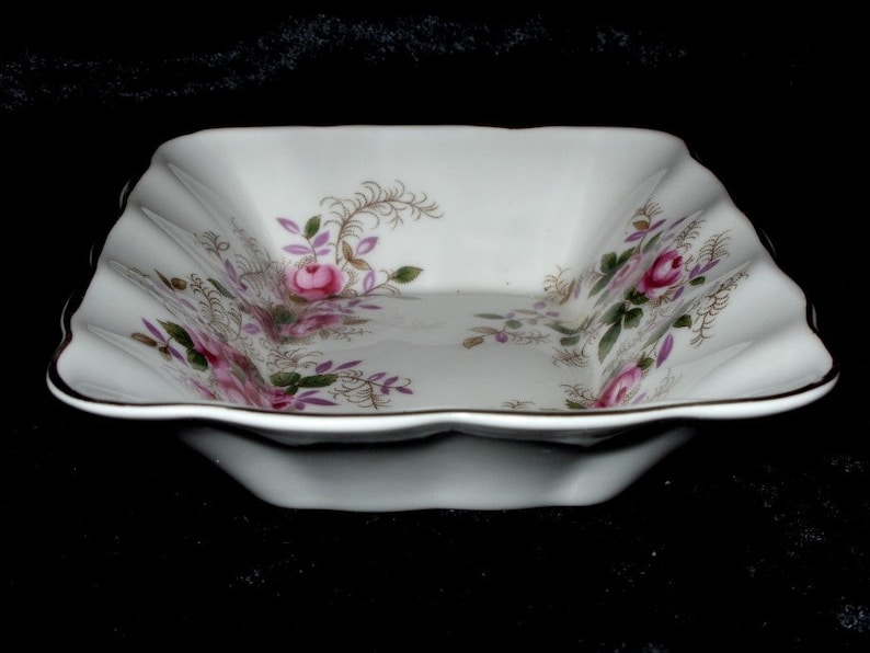 Royal Albert Lavender Rose Pattern Bone China England Candy Dish Sweet Meat Dish Trinket Dish Unique Christmas Birthday Anniversary Gift