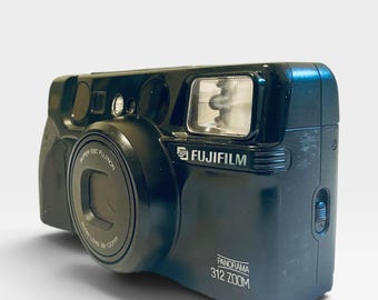 Vintage Fuji Fujifilm Zoom Date 60 Film Camera 38-80mm Zoom Lens