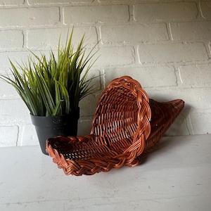 Vintage Thanksgiving Cornucopia Basket
