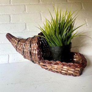 Vintage Thanksgiving Cornucopia Basket
