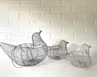Vintage Mid Century French Wire Hen Farmhouse Wire Basket. Easter Farm Basket. Kitchen Egg Basket. Rustic Farm Chicken Wire Egg Basket.