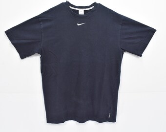 nike tee size