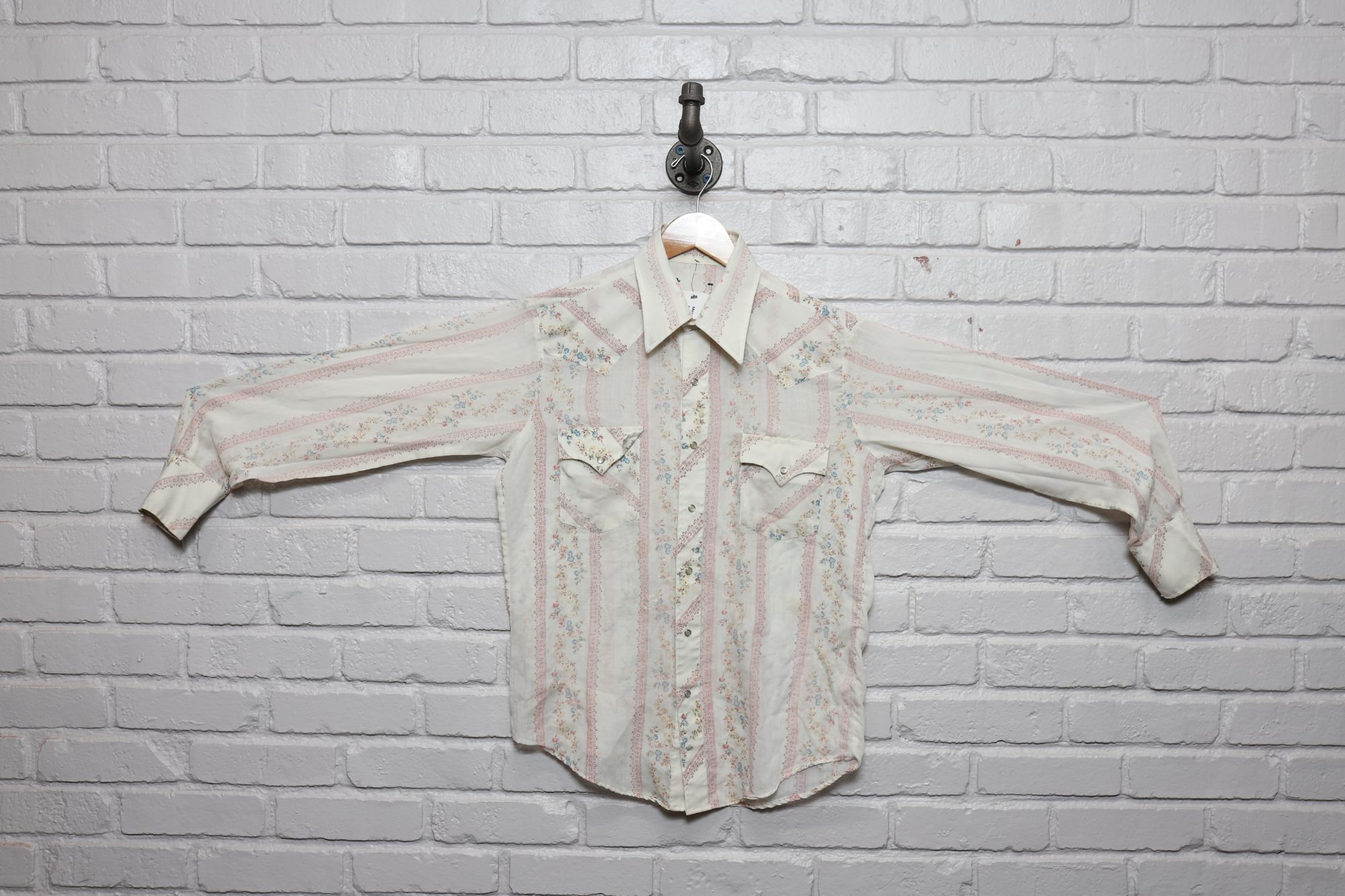 1980s Western Shirt with Pearl Snaps / Men's Medium