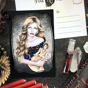 Piccolo vampiro, immortale, bambola - Cartolina
