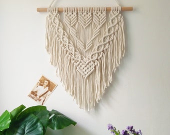 Macrame wall hanging, Macrame Tapestry, Indoor Hanging, Wall Decor, Wall Pediment, Living Room, Kitchen, Bedroom or Apartment