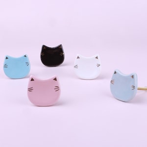 G Decor Pawfect Playful Cat Ceramic Cabinet Knob