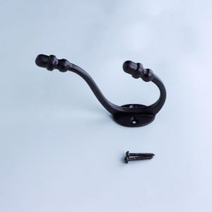 G Decor Heavy-Duty Traditional Black Cast Iron Coat Hooks image 8
