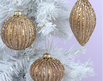 Décorations d'arbre de Noël nervurées or mat avec paillettes G Decor