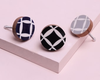 G Decor Dizzy Mosaic Grid Pattern Delights Handle Door Knob