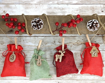 G Decor Weihnachten Festliche Jute Kordelzug Handwerk Adventskalender Leinen Wiederverwendbare Taschen mit Holz Anhänger