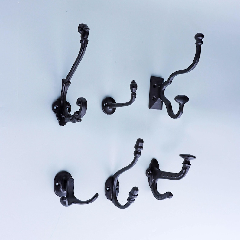 G Decor Heavy-Duty Traditional Black Cast Iron Coat Hooks image 2